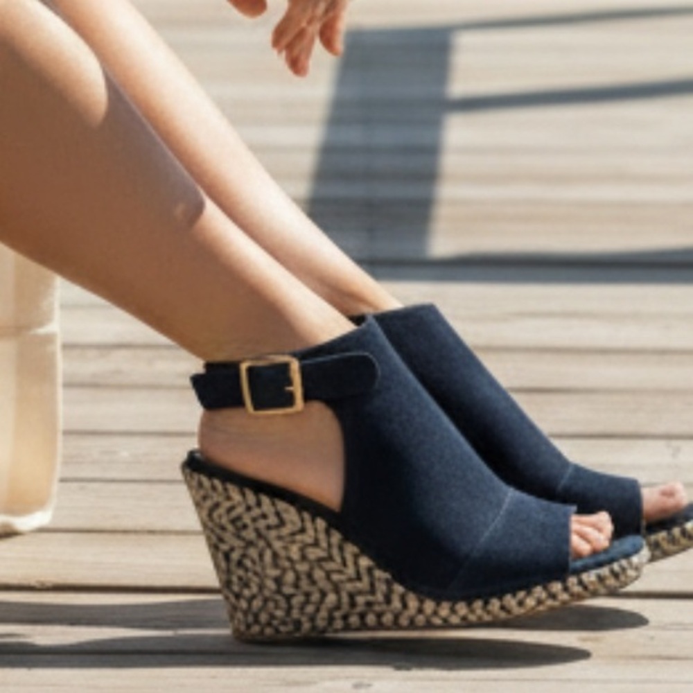 White House Black Market Navy Suede Wedge Sandals in size 9